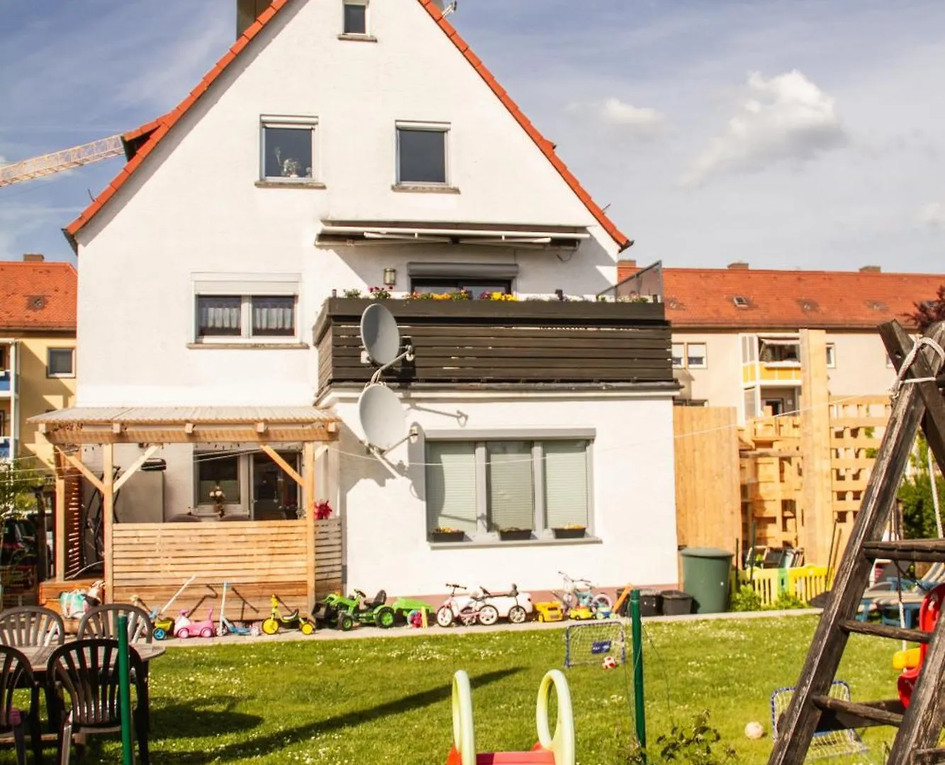 Rk79 Ferienwohung Mit 4 Zimmer, Garten Und Pool Naehe Klinikum U-Bahn & S-Bahn Zum Messegelaende Nuernberg Fürth 0*,  Germania